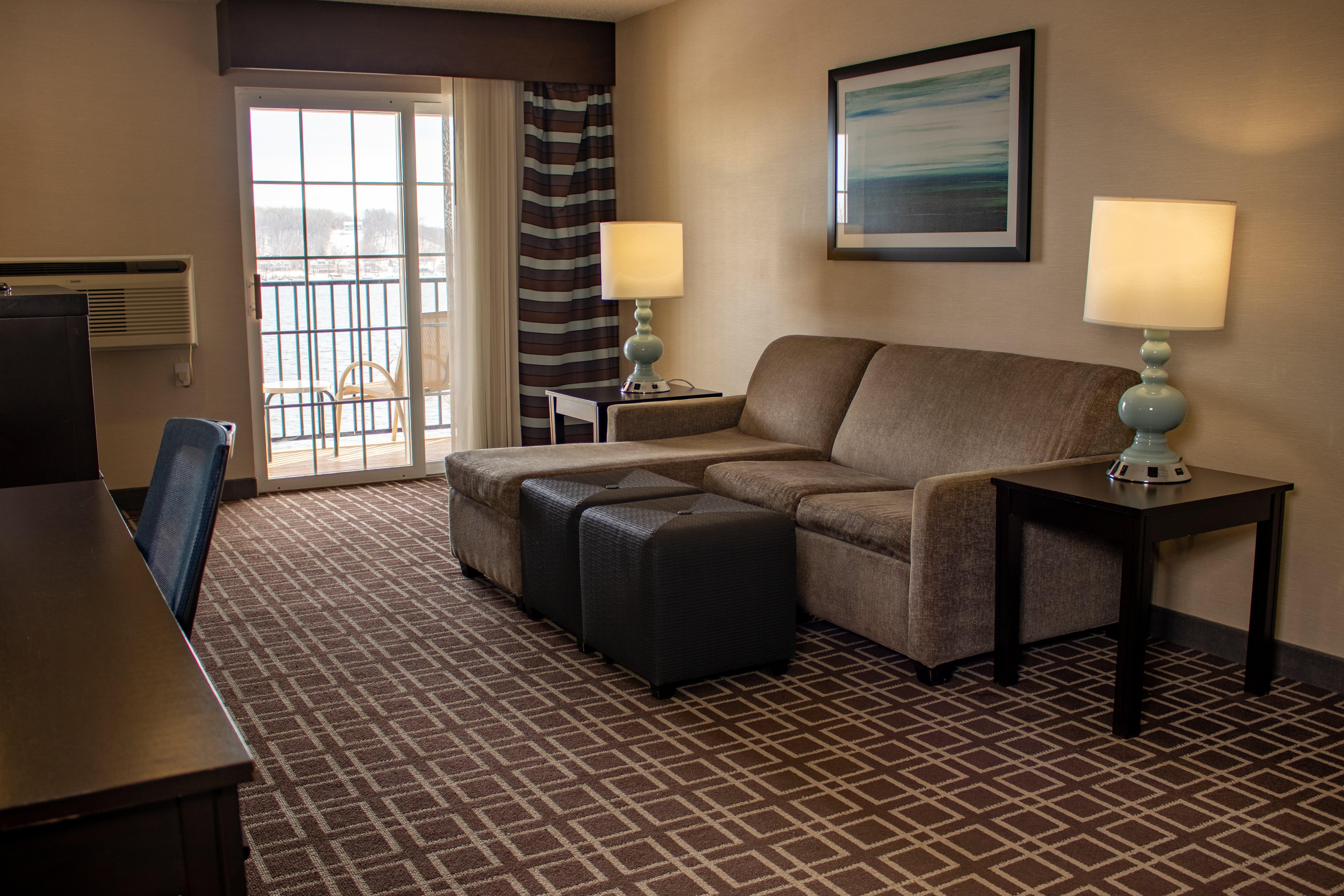 Holiday Inn Express Le Claire Riverfront-Davenport By Ihg Exterior photo