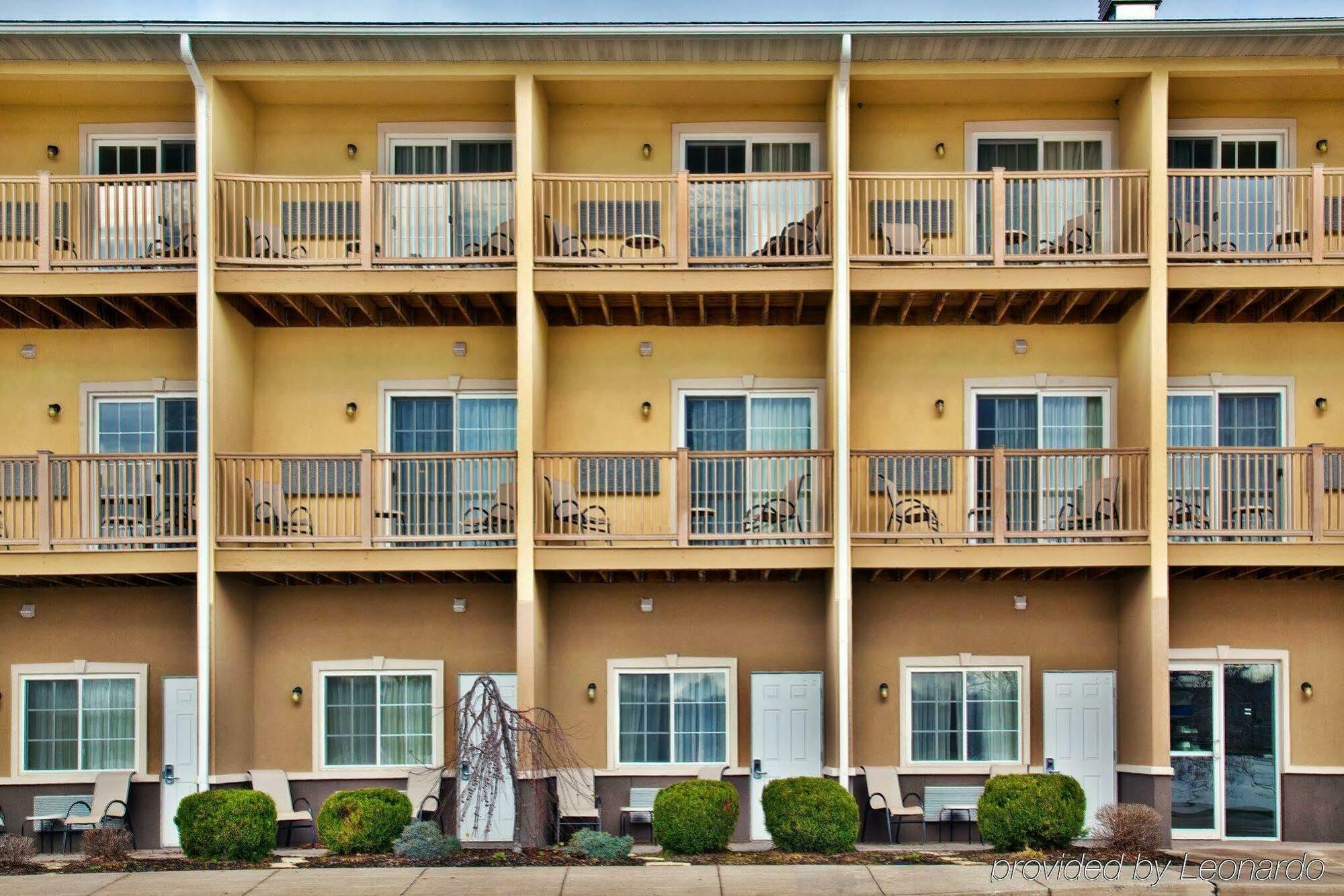 Holiday Inn Express Le Claire Riverfront-Davenport By Ihg Exterior photo